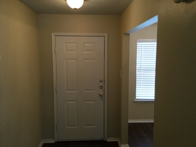 Foto del edificio - 5589 Hunters Bend Ln