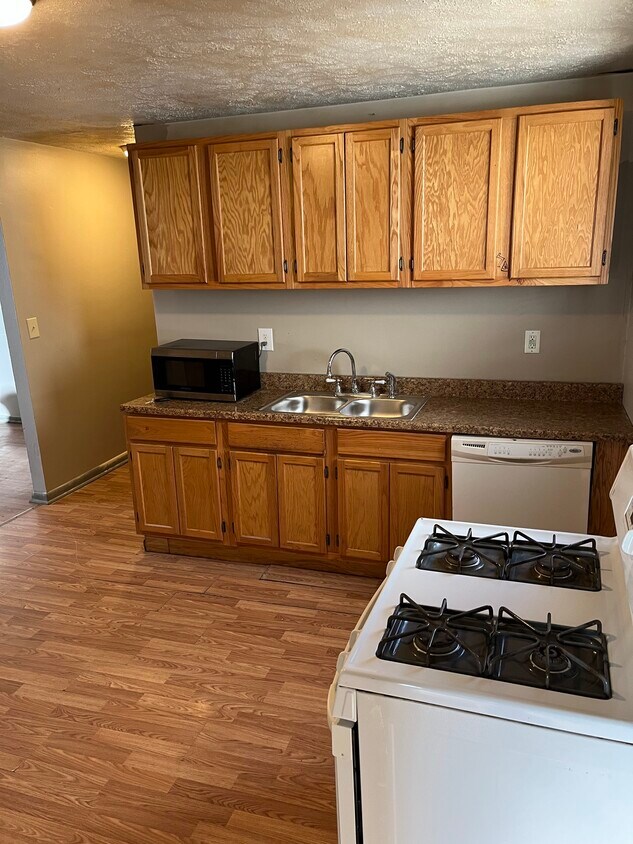 Foto principal - 392 Baird St
