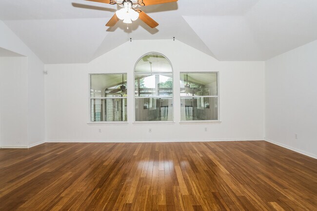 Foto del edificio - 28615 Hidden Cove Dr