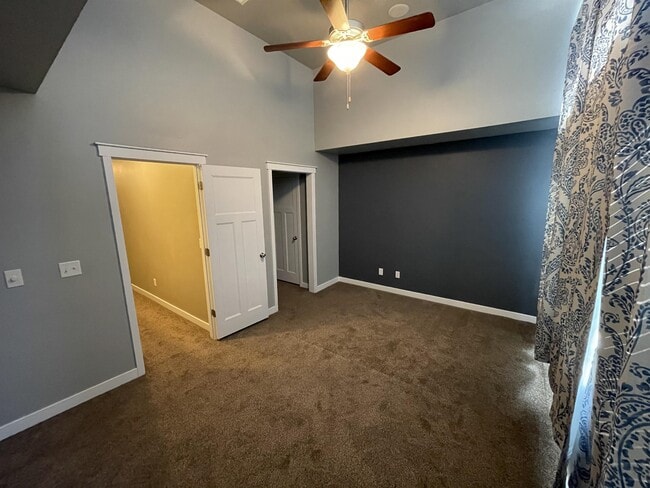 Building Photo - 857 Pantani Ct