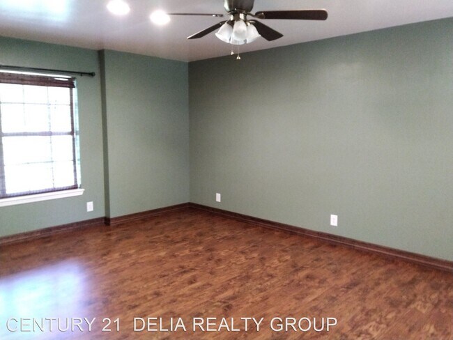 Building Photo - 3 br, 2 bath House - 1829 Simmons Rd.
