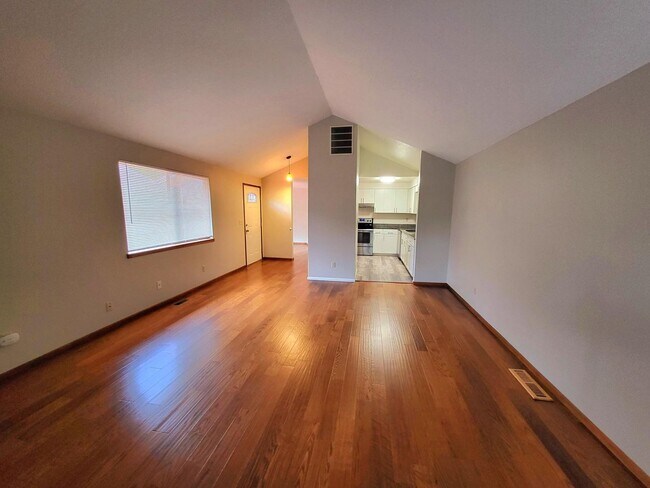 Foto del edificio - 15057-15063 Boones Way