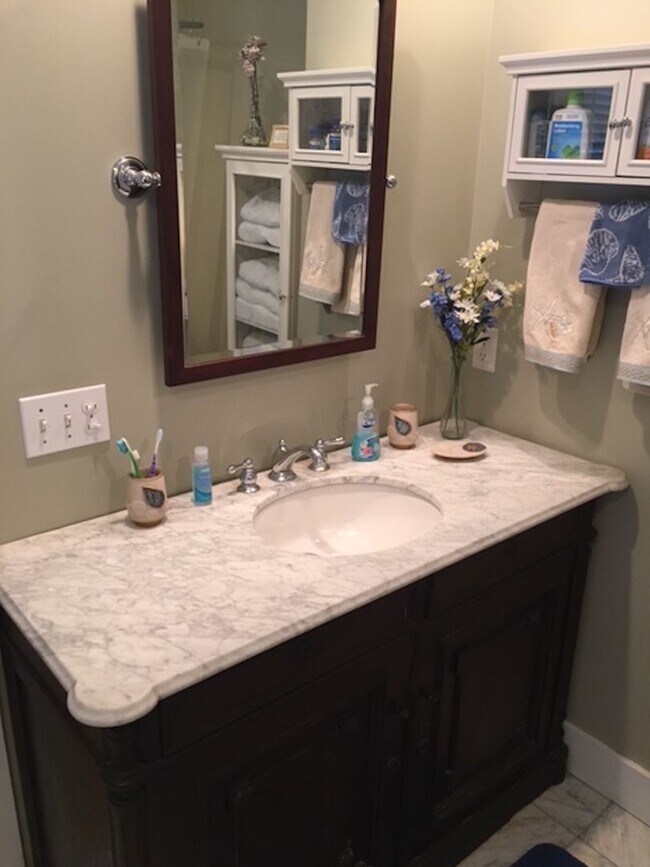 Building Photo - 132 Highland Ave