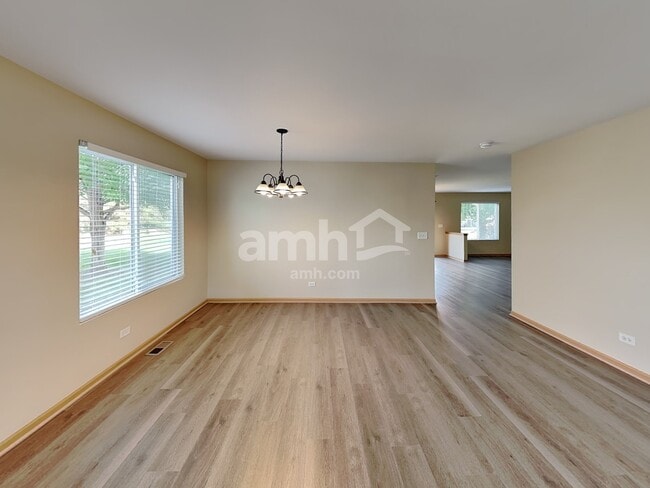 Foto del edificio - 818 Glen Cove Ln