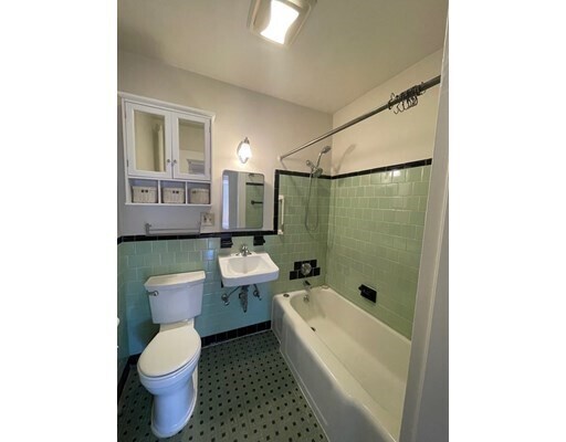 Building Photo - 25 Marlborough St