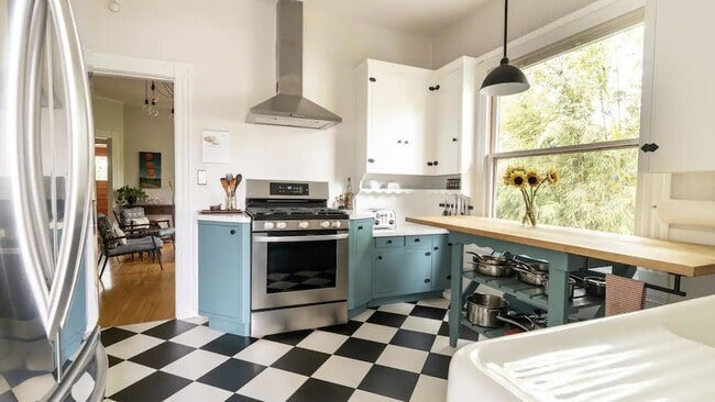 Foto del edificio - 1608 Bath St