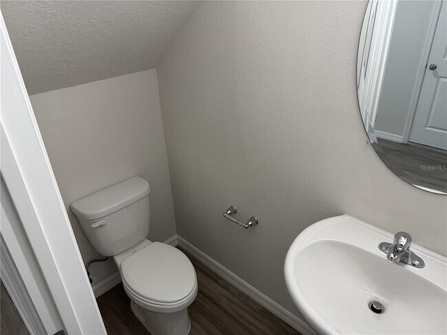 Foto del edificio - 33 Wood Acre Ln