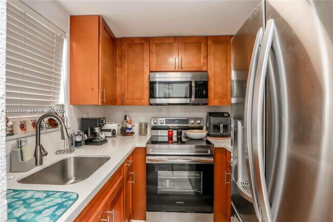 Foto del edificio - 30 SW 108th Ave