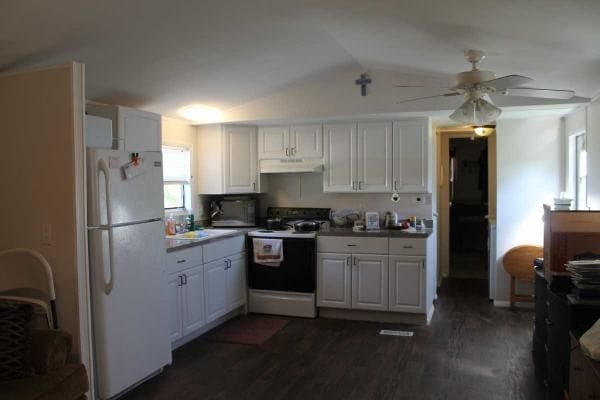 UPDATED KITCHEN - 7815 Sunrunner Dr