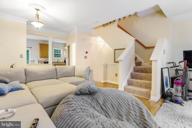 Foto del edificio - 3819 Watkins Mill Dr