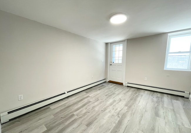 Building Photo - 174 Bolton St