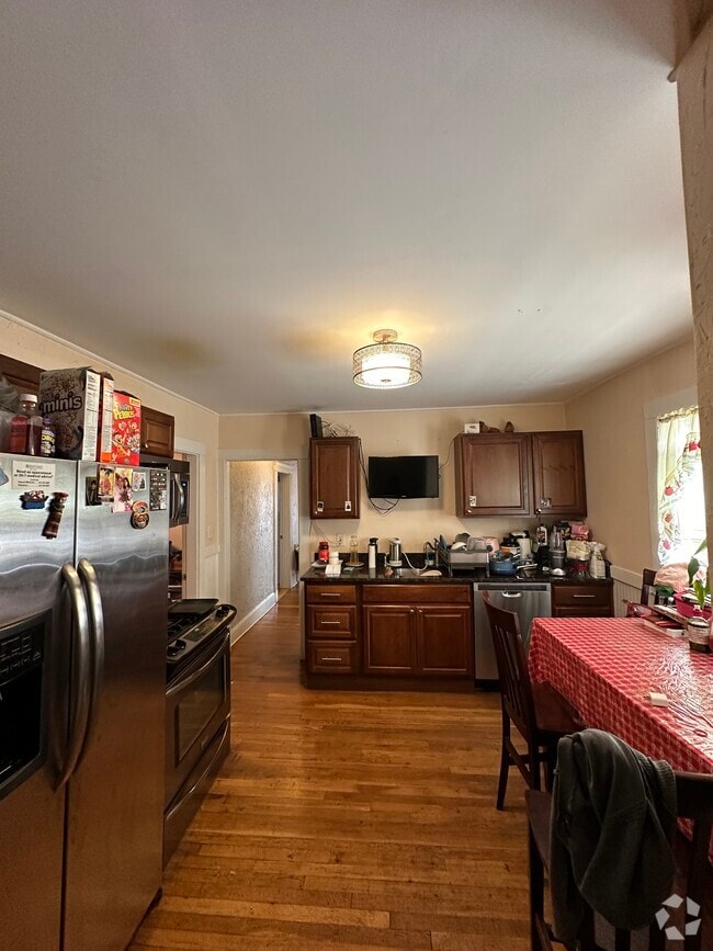 Building Photo - 60 Litchfield St