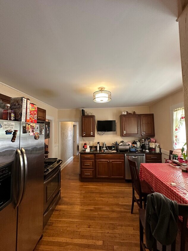 Primary Photo - 60 Litchfield St