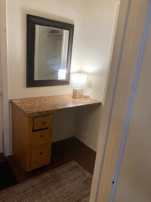 Building Photo - 909 W 23rd St