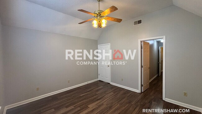 Building Photo - 6857 Century Oaks Dr