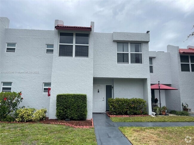 Building Photo - 9401 Evergreen Pl