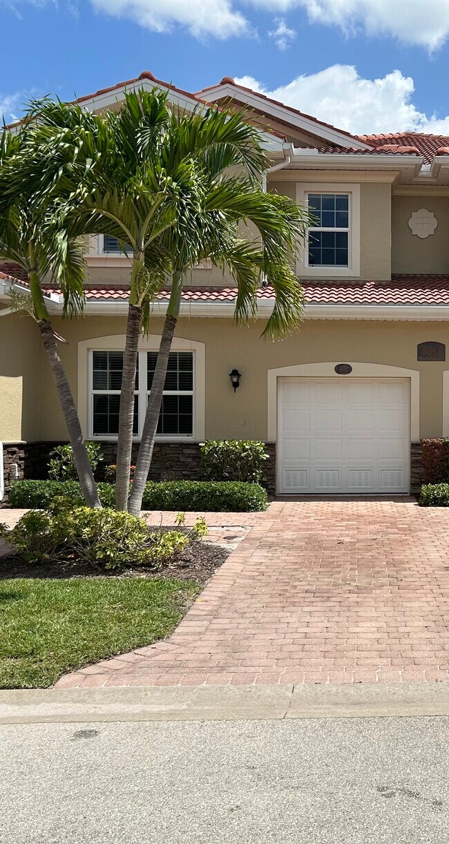 Building Photo - 7511 Oakshade Cir