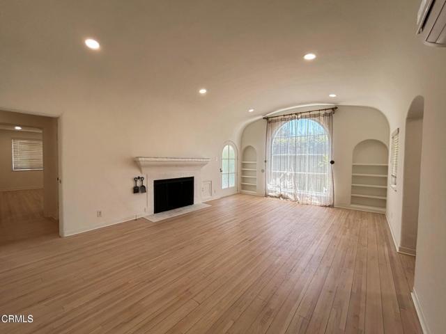 Building Photo - 4622 La Canada Blvd