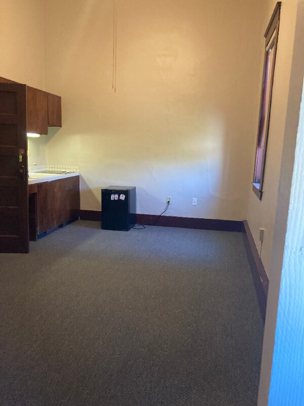 309 Heinlen St Unit F, Lemoore, CA 93245 Room for Rent in Lemoore, CA