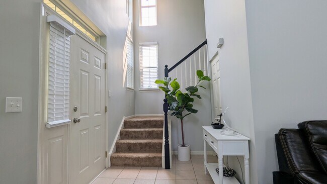 Foto del edificio - 331 Robin Glen Ln