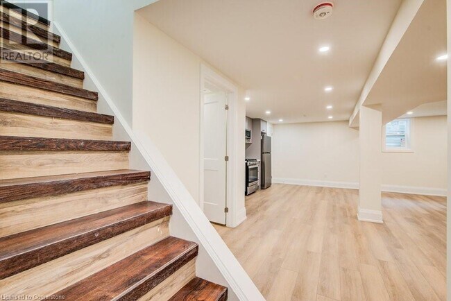 Building Photo - 90 Blackhorne Dr