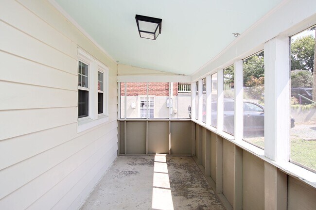 Foto del edificio - Updated One-Level Belmont Home Near IX Park