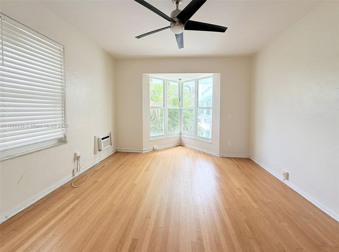 Foto principal - 315 W 28th St