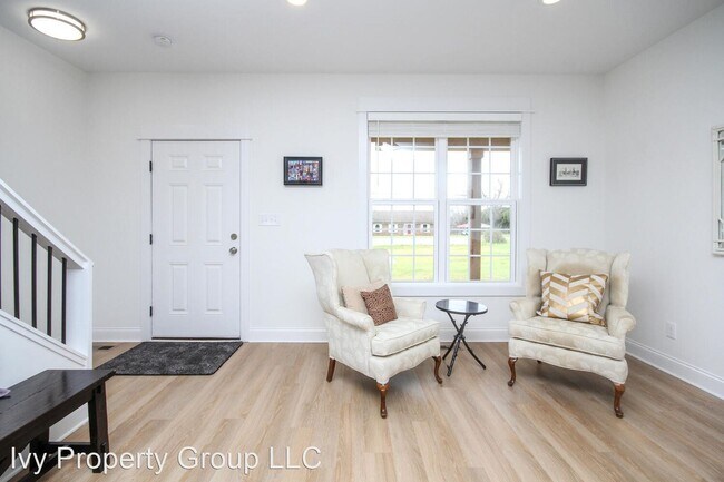 Building Photo - 3 br, 2.5 bath House - 1070 Startown Rd