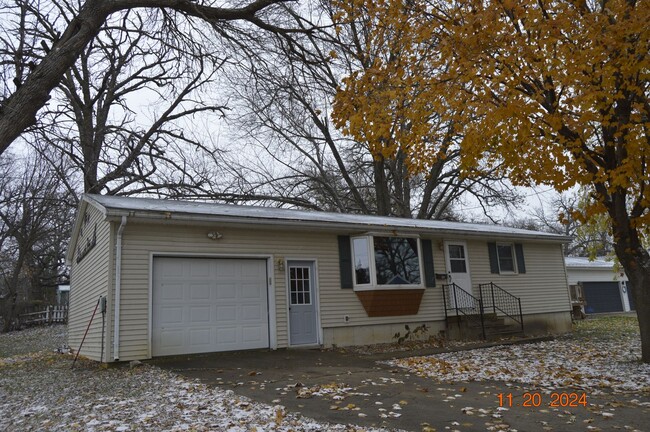 Building Photo - 1 Bedroom / 1 Bath House