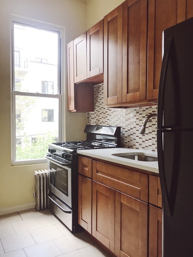 Foto del edificio - 253 Woodbine St