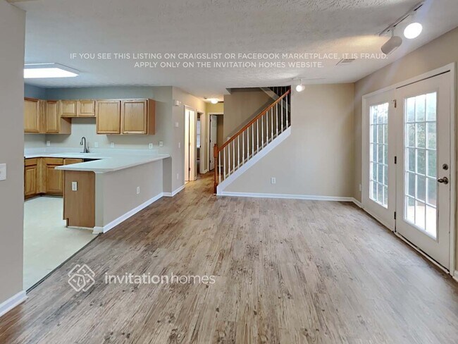 Foto del edificio - 6160 Mountain Top Pl