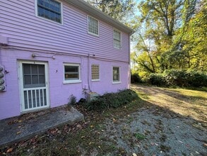 Building Photo - 1006 S Columbia St Building Photo - 1006 S Columbia St