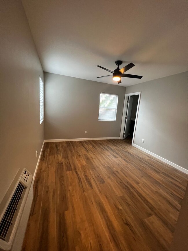 Building Photo - 4 bed 4 bath home near SDSU with SOLAR- lo...