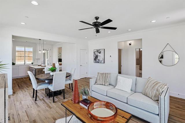 Building Photo - 514 Woodside Trl