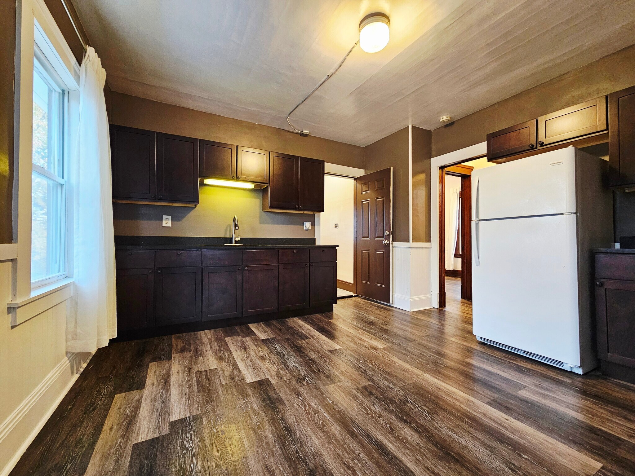 16311 Huntmere Ave Cleveland, OH 44110 – photo 5
