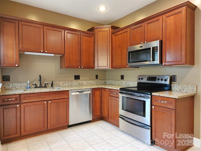 Foto del edificio - 205 Oakview Dr
