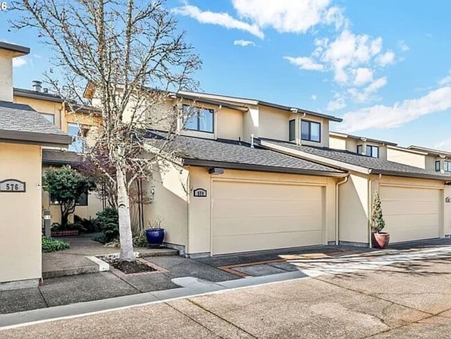 Building Photo - 574 Wimbledon Ct