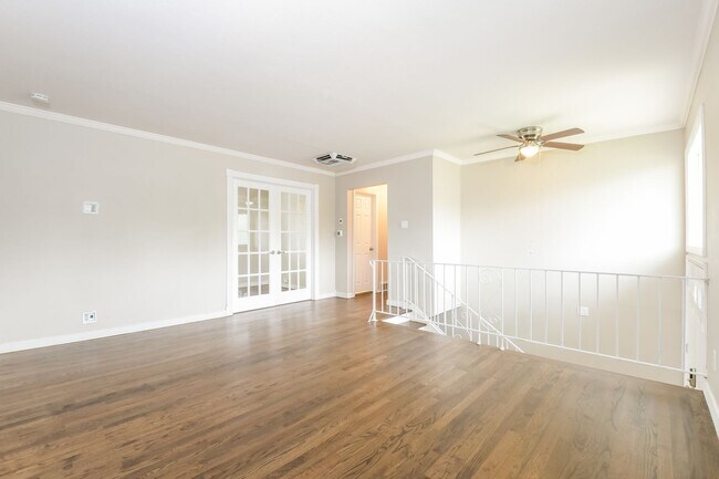 Foto del edificio - 2 WEEKS FREE RENT & FREE 55” TV IF MOVED IN BY 7/31! Spacious 3bd/2ba House with A/C in Prime Lak...