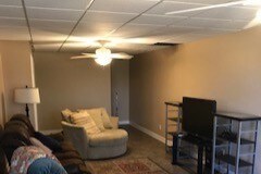 Sala de TV - 1900 Country Crest Way