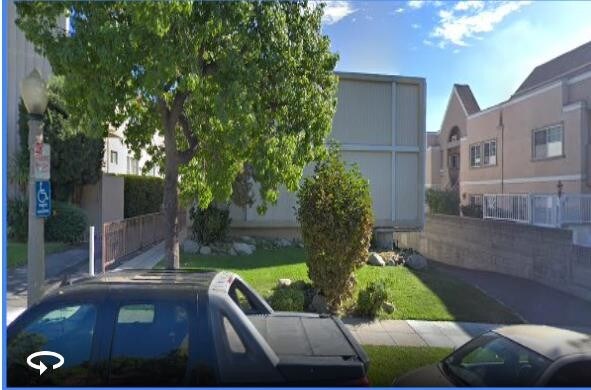 Primary Photo - 1320 N Columbus Ave