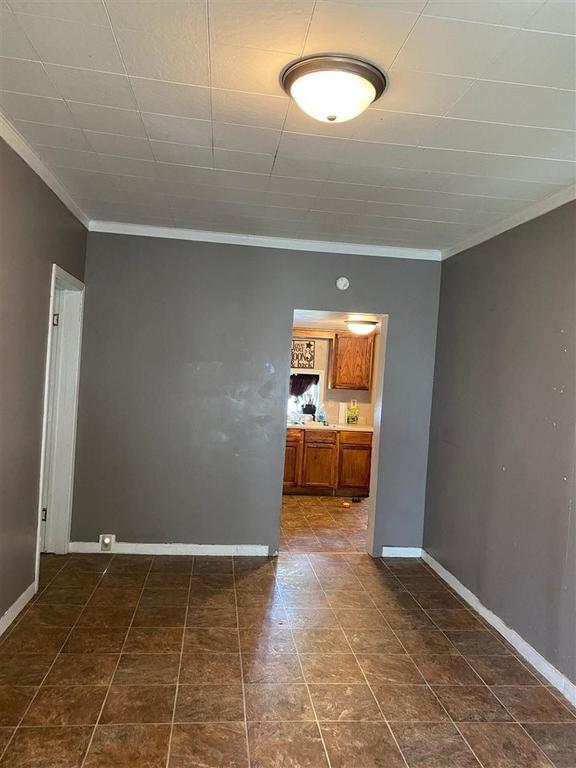 Building Photo - 321 N West Ave