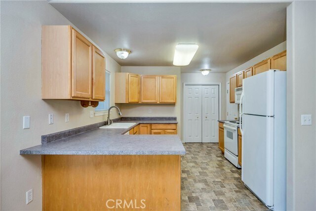 Building Photo - 18294 N Shore Dr