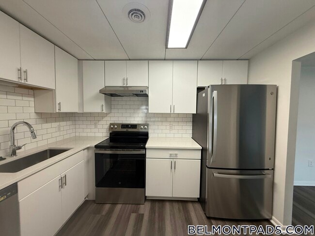 Building Photo - 55 Hill Rd