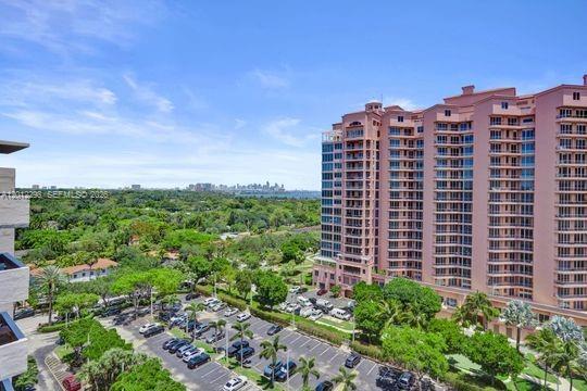Building Photo - 90 Edgewater Dr