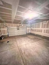 Building Photo - 8683 Luxuriant Ave