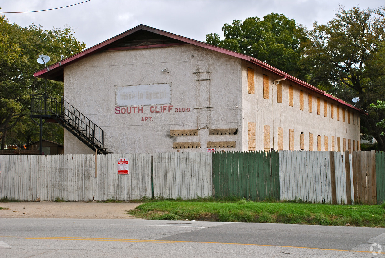 Building Photo - South Cliff Apartments