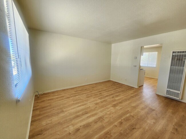 Building Photo - 6621 Palo Verde Ave