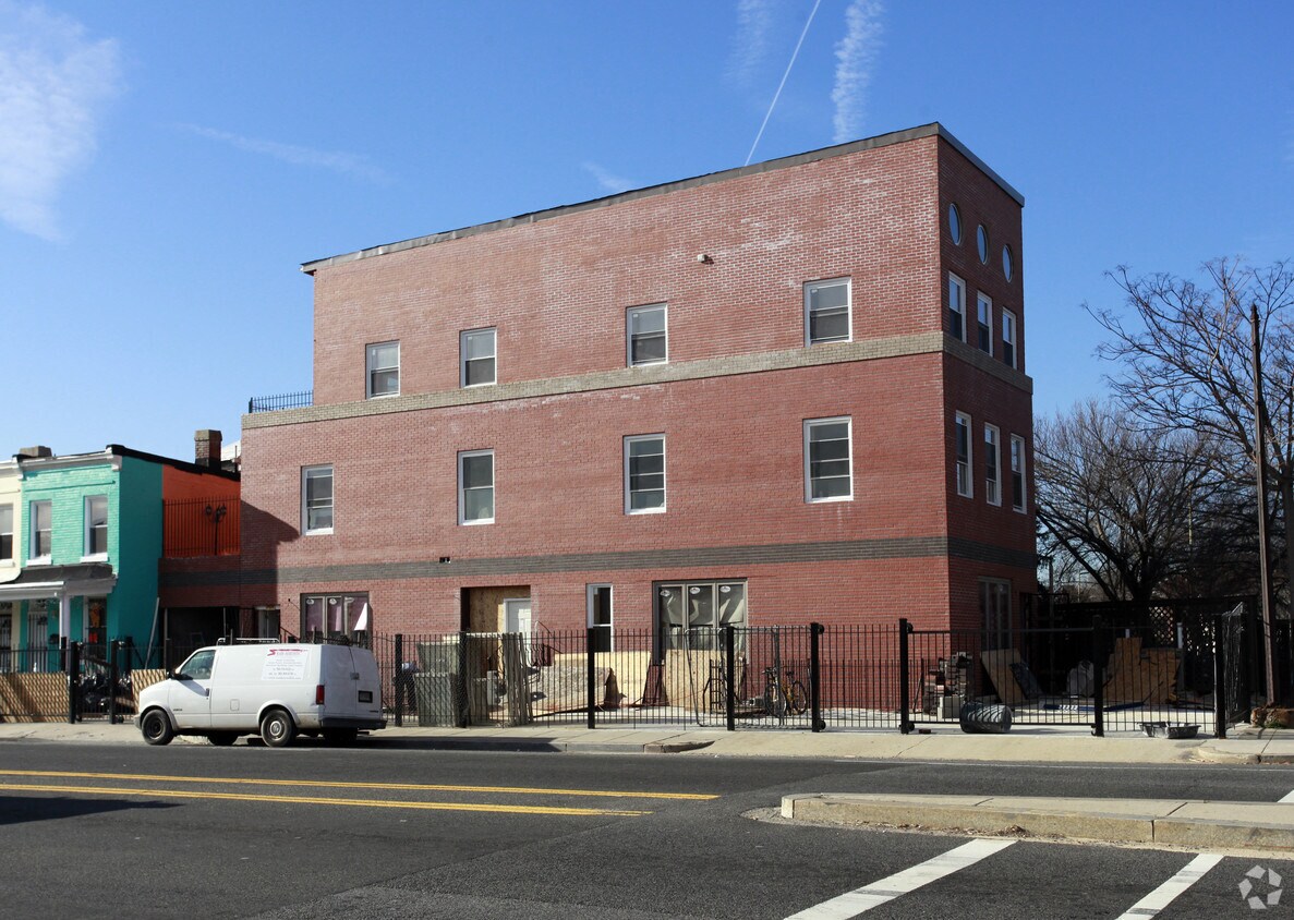 Primary Photo - 3408 Sherman Ave NW