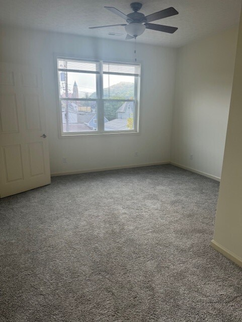 Building Photo - 116 Henry Ave