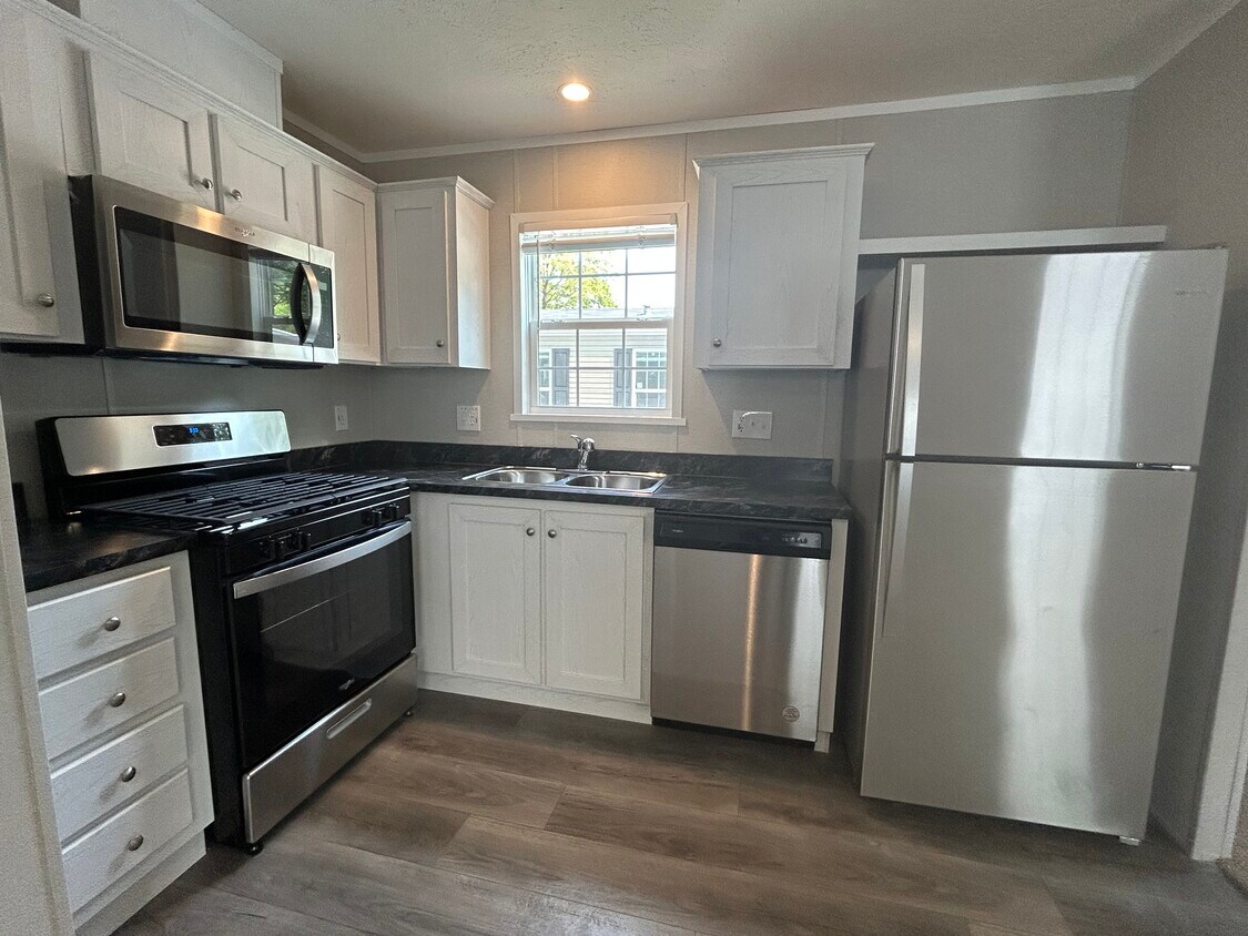 Foto principal - 2476 Pajot Rd